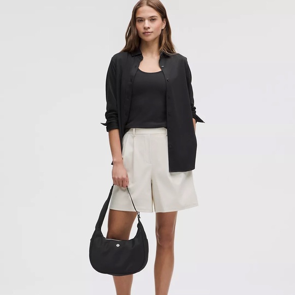 Lululemon City Essentials Shoulder Bag - Picture 1 of 13
